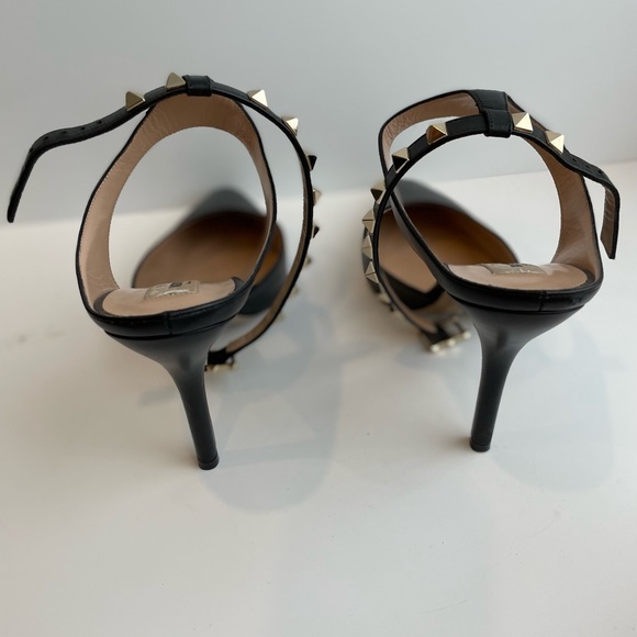Valentino Ladies black pumps with ankle strap - Picture 3 of 4